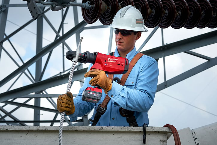 Lineman in basket using 12T Utility Crimper