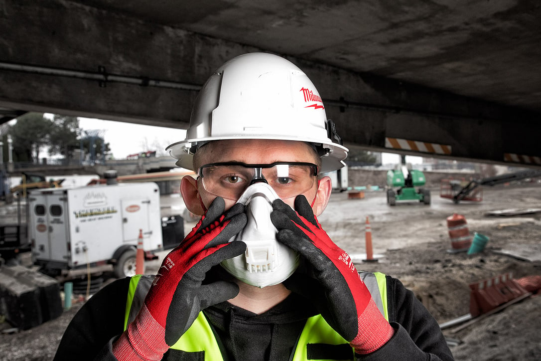 Milwaukee-N95-Mask-and-hardhat